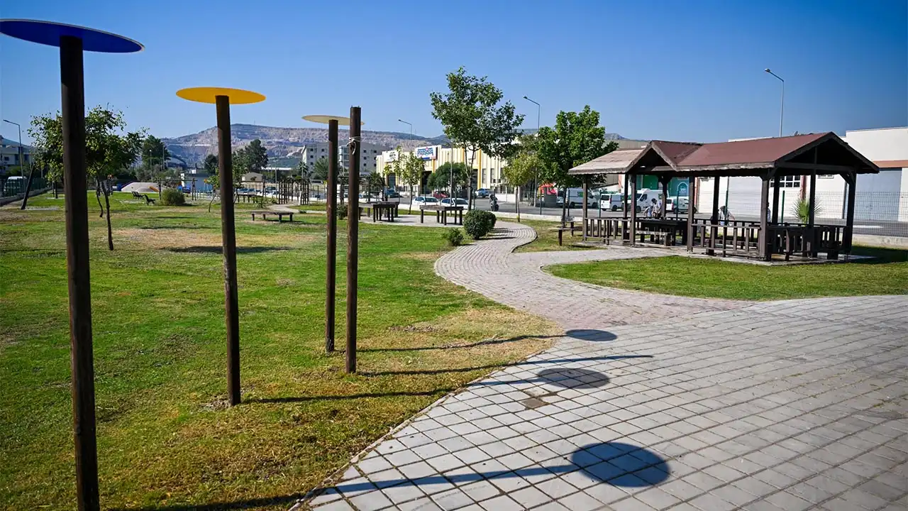 Bornova’da unutulan Terapi Bahçesi yeniden canlanıyor: Engelli bireylere umut olacak haberinin görseli