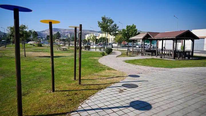 Bornova’da unutulan Terapi Bahçesi yeniden canlanıyor: Engelli bireylere umut olacak