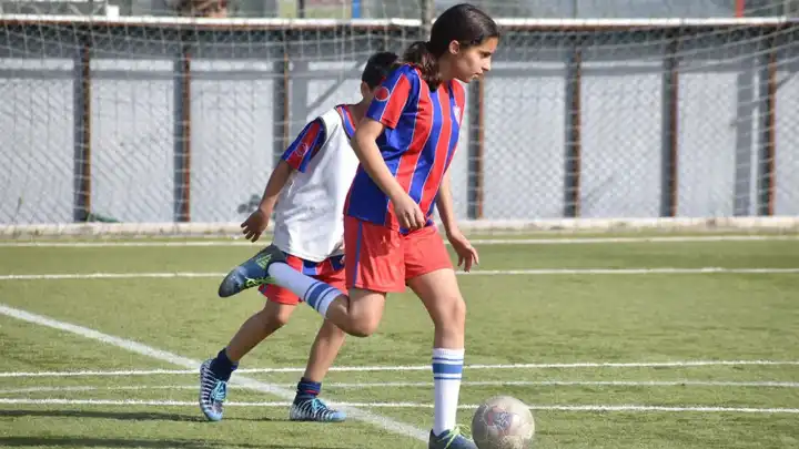 Kız futboluna Altınordu dokunuşu 