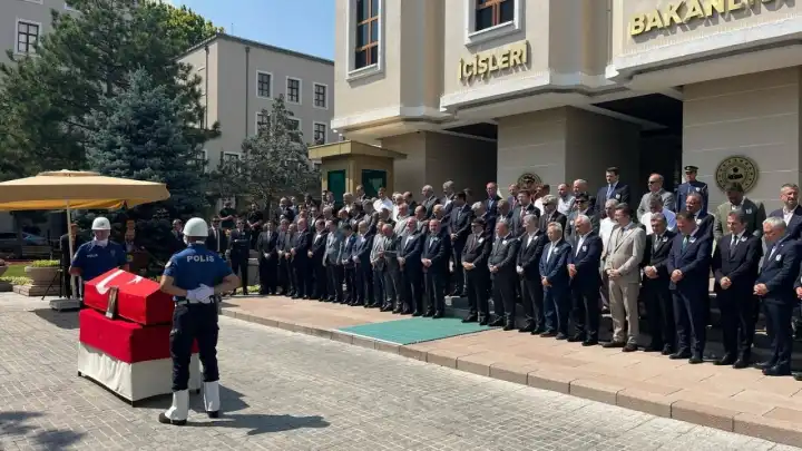 Sivas’taki kazada ölen Erol Karaömeroğlu için İçişleri Bakanlığı’nda tören düzenlendi
