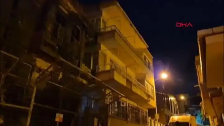 Tekirdağ’da çökme tehlikesi taşıyan metruk bina apartmana yaslandı, 5 aile tahliye edildi