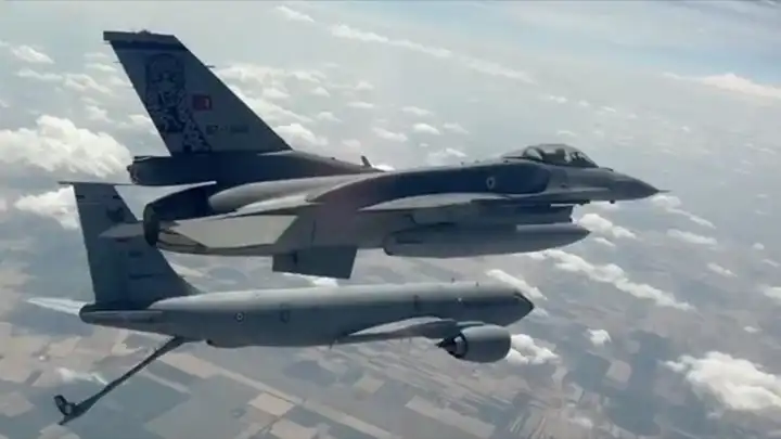 Türk F-16'ları NATO görevinde! Romanya semalarında güç gösterisi
