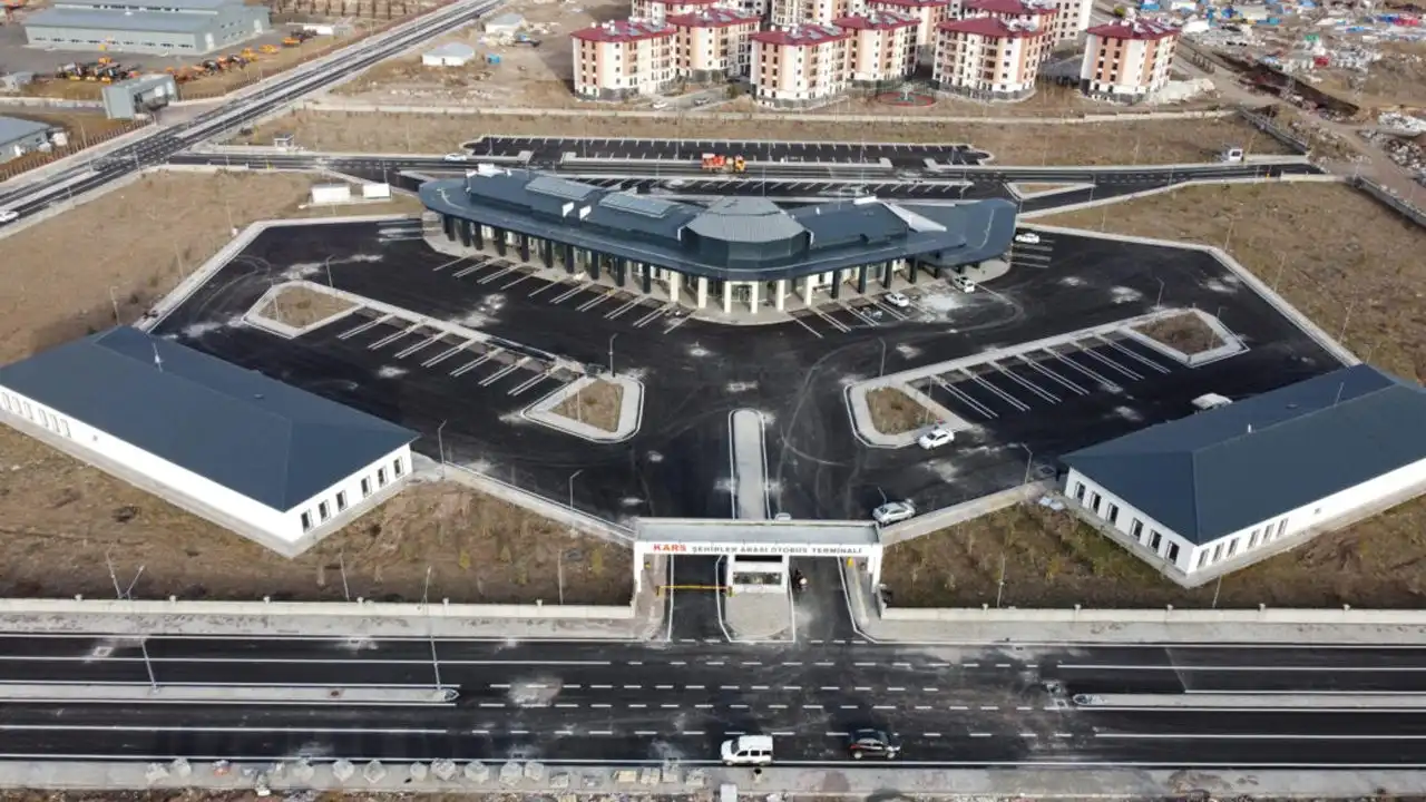 Kars’a yeni terminal müjdesi: Ulaşım altyapısı güçleniyor haberinin görseli