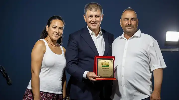Cemil Tugay’dan Dikili Deliktaş’ta birlik mesajı: Başa çıkamayacağımız zorluk yok