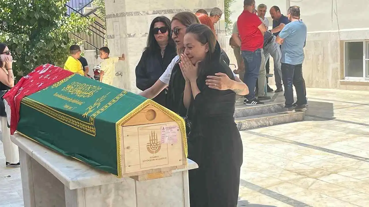 Esen Gök memleketi Aydın’da son yolculuğuna uğurlandı haberinin görseli