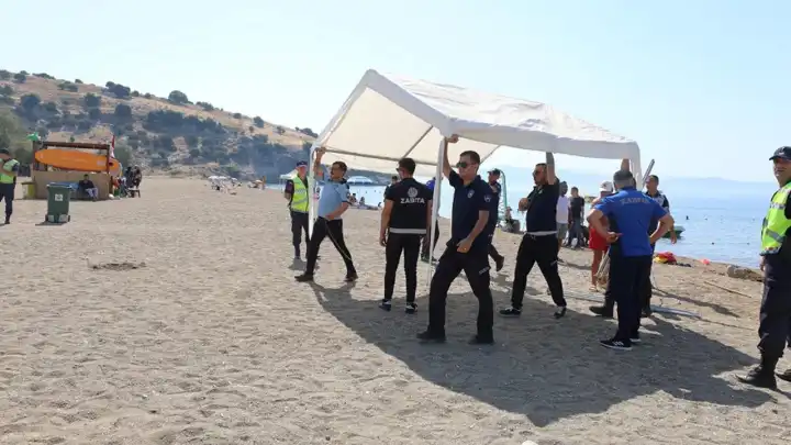 Menderes Belediyesi’nden korsan şezlong operasyonu