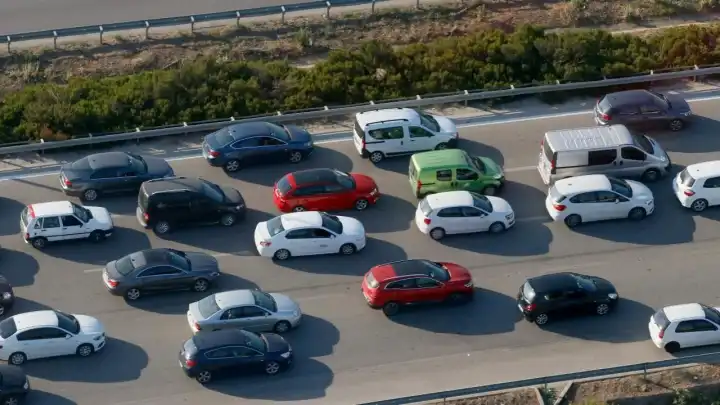 Motorlu Taşıtlar Vergisi’nde 2025 mesaisi başladı: Kim, nereden, nasıl ödeyecek?