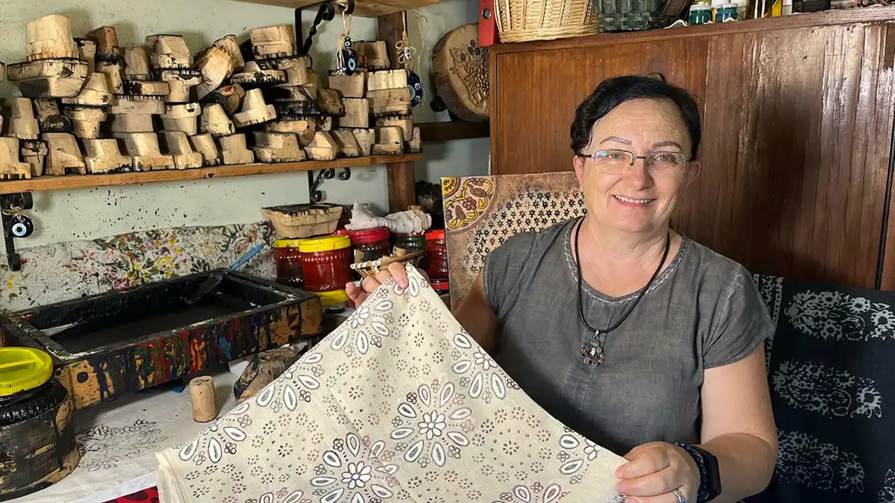 Tokat’ın yazmacılık geleneği İzmir’de yaşatılıyor haberinin görseli