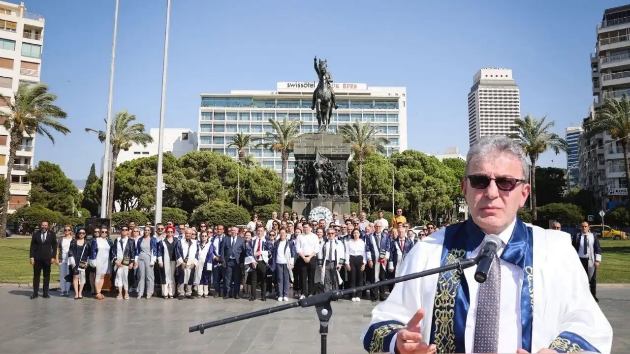 Dokuz Eylül Üniversitesi 43'üncü yaşını Cumhuriyet Meydanı’nda kutladı haberinin görseli