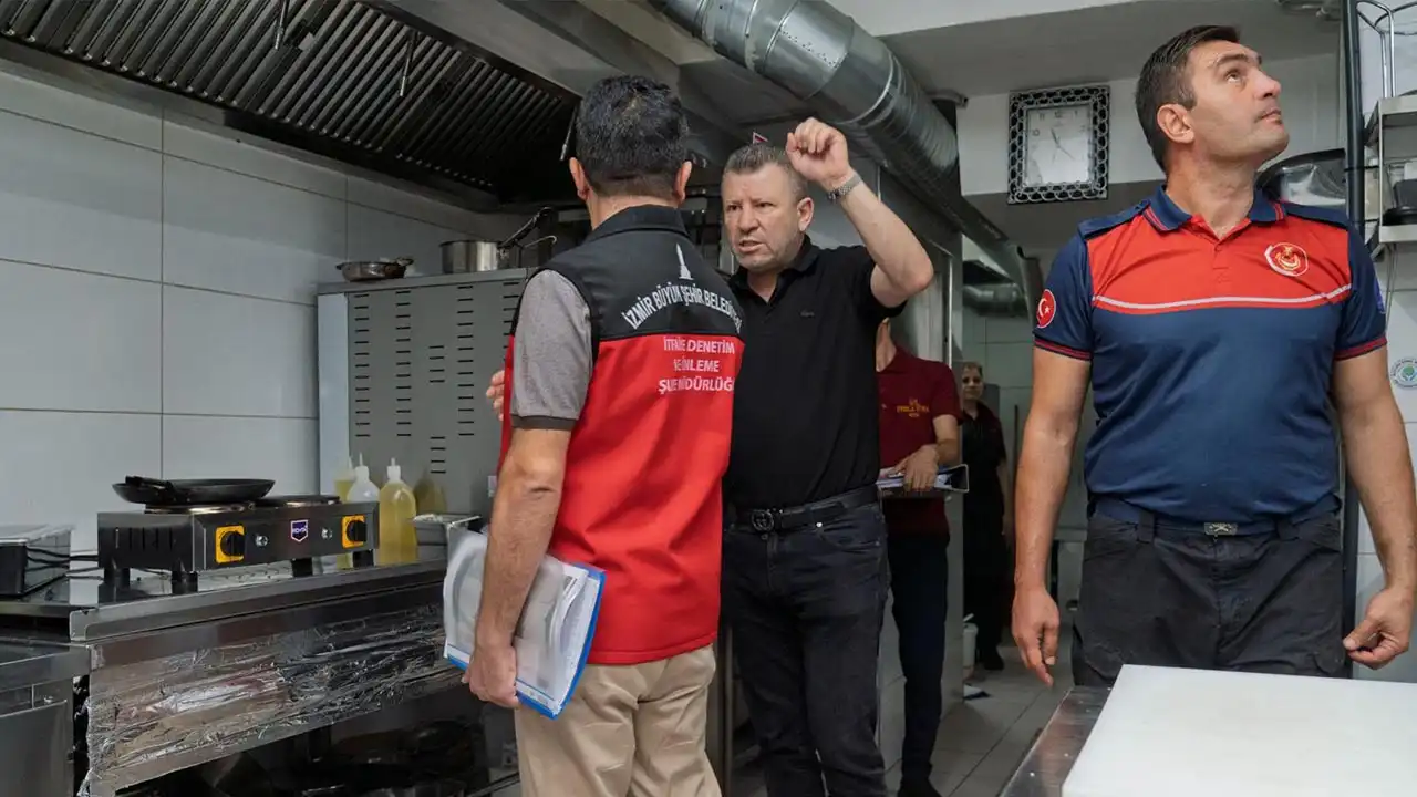 İzmir Büyükşehir’den yangın güvenliği seferberliği: Günde 60 işletmeye denetim haberinin görseli