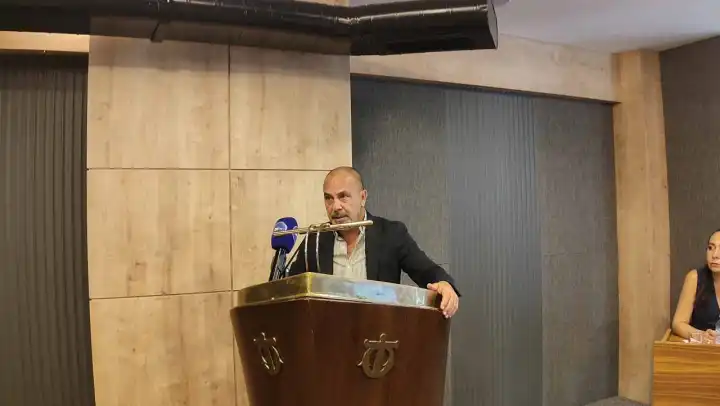 Öztürk: İzmir Limanı'nda sorun derinlik değil, işleyiş