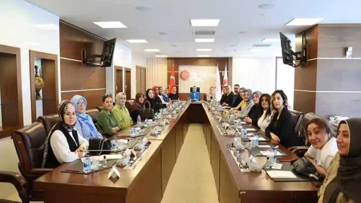 Bakan Göktaş, şehit eşleriyle görüştü!