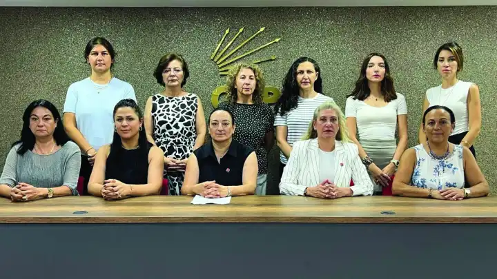 CHP İzmir'in kadınlarından şiddet olaylarına tepki