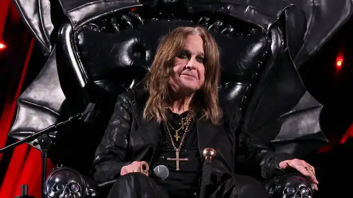 Efsanevi metal müziğin ikonu Ozzy Osbourne hayatını kaybetti: Ozzy Osbourne kimdir?