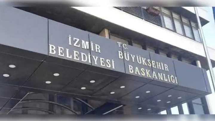 İzmir Büyükşehir’den zabıta müdahalesine soruşturma: Görüntüler sonrası açığa alındı