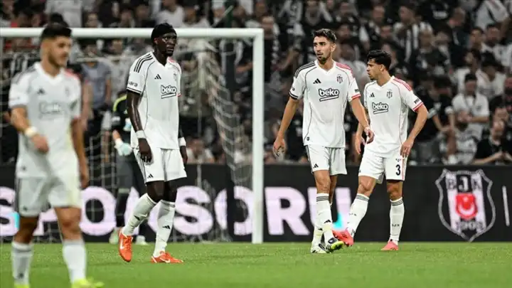 Beşiktaş tur şansını zora soktu: Tribünden ‘Sergen Yalçın’ sesleri yükseldi