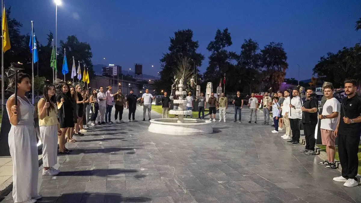 Bornova’da Abide-i Hürriyet meydanı açıldı haberinin görseli