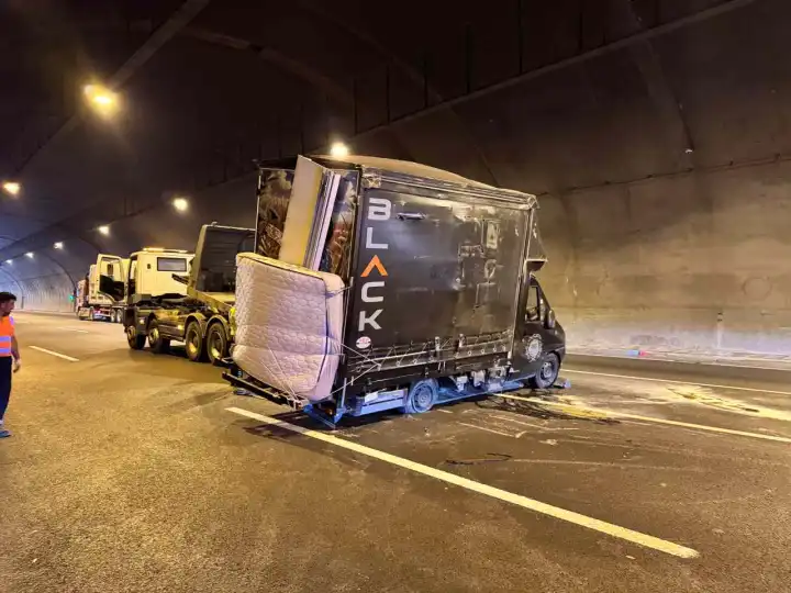 Kuzey Marmara Otoyolu’nda kaza: 3 şerit trafiğe kapandı