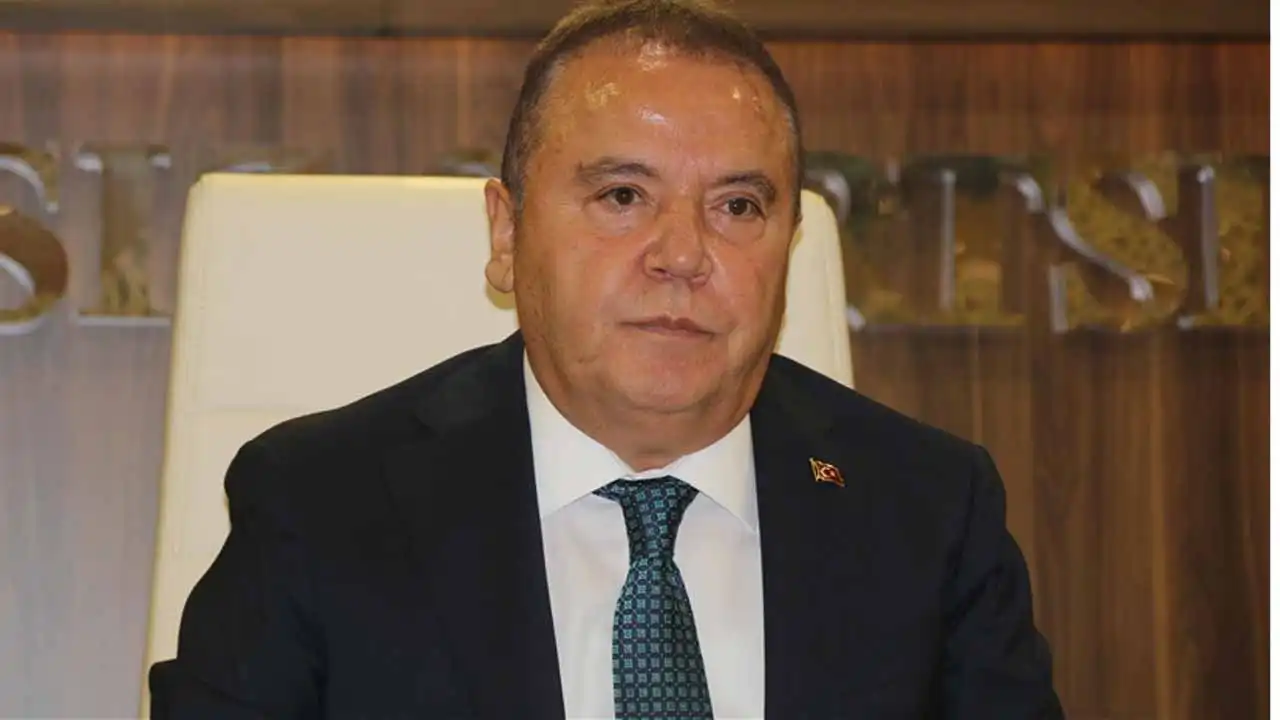 Muhittin Böcek'in tekrar hastaneye kaldırıldı