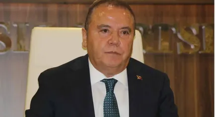Muhittin Böcek'in tekrar hastaneye kaldırıldı