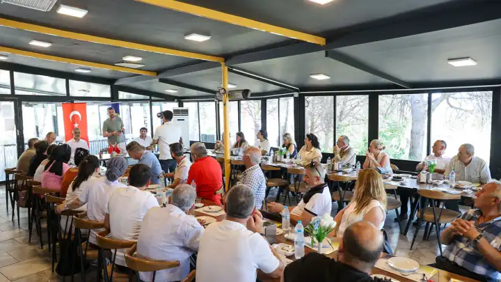 Başkan Görkem Duman muhtarlarla bir araya geldi