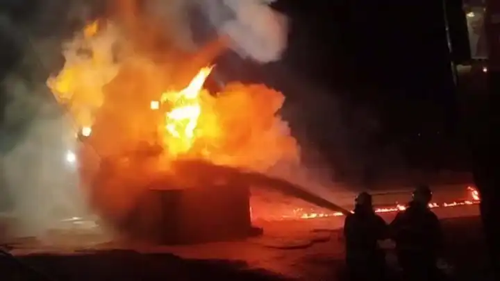 Petrol sondaj kuyusu sahasında korkutan yangın: 8 kişi yaralandı