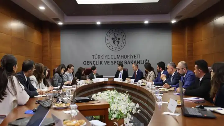 Asya Kalkınma Bankası ile  Gençlik ve Spor Bakanlığı yetkilileri ile görüştü!