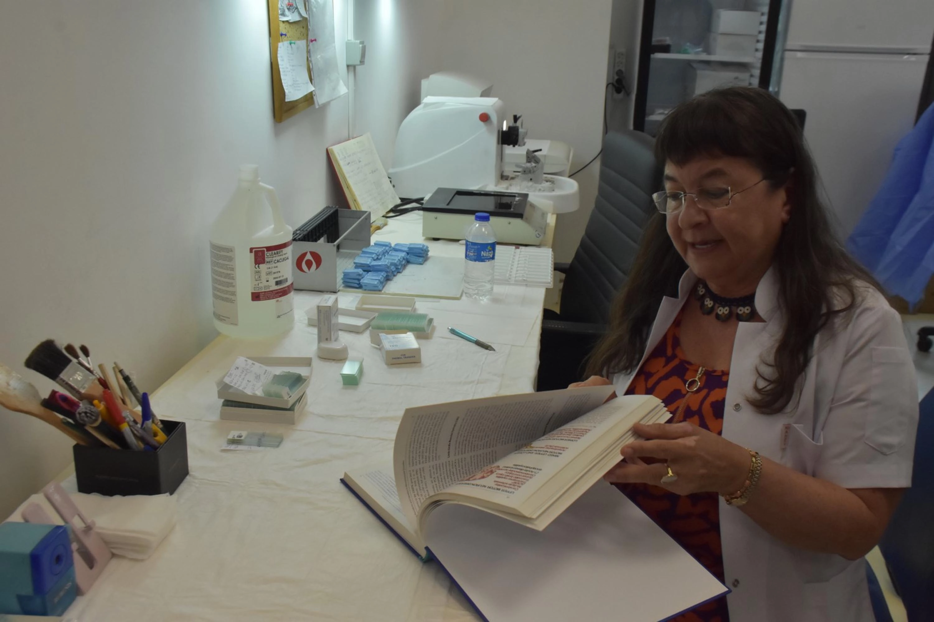 İzmir Demokrasi Üniversitesi’nde Kas ve Sinir Biyopsisiyle Nadir Kas Hastalıklarının Teşhisi Yapılıyor başlıklı video haberin görseli