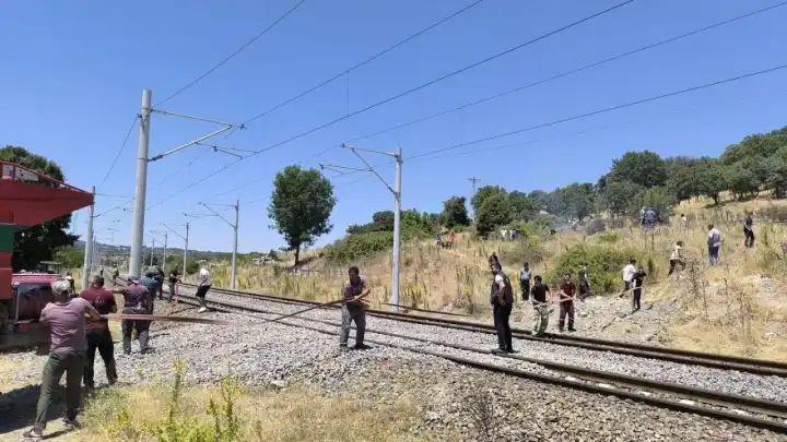 TCDD, orman yangınlarına karşı demiryolu güvenliğini sağladı