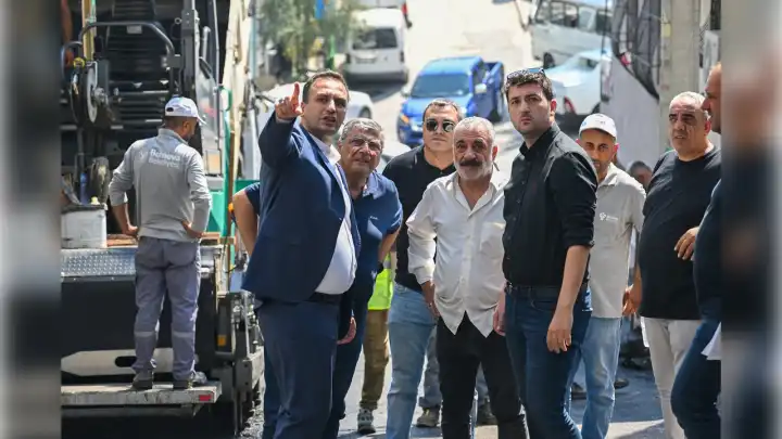 Bornova’da asfalt mesaisi: “Durmak yok!”