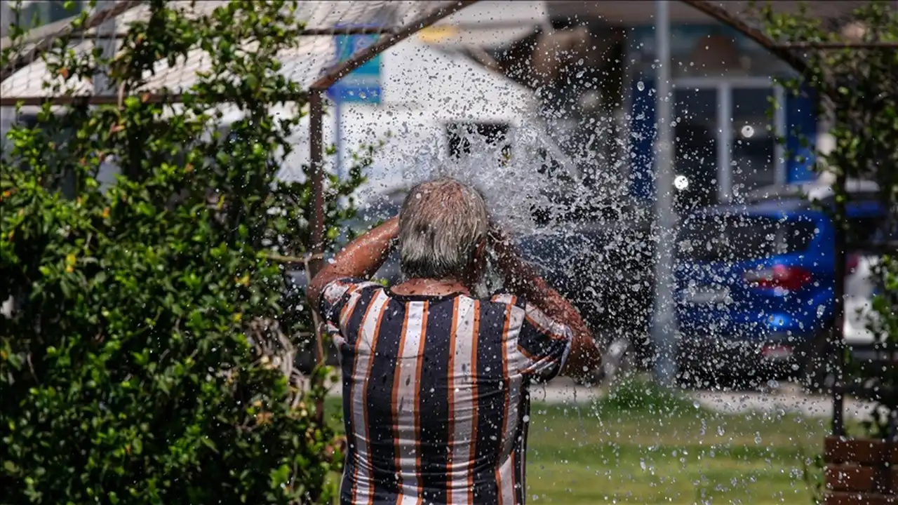 Meteoroloji açıkladı: 14 ilde termometreler 40 dereceyi geçti!