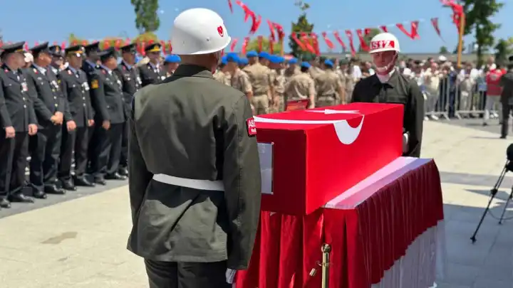 Şehit er Semih Erdoğan Giresun’da son yolculuğuna uğurlandı