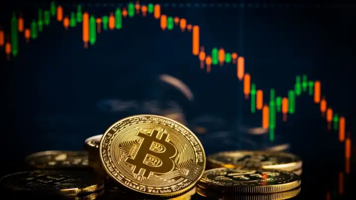 Devler kriptoya koşuyor: Trump, Tesla ve ABD'nin yazılım devi Bitcoin'i sil baştan yazıyor!