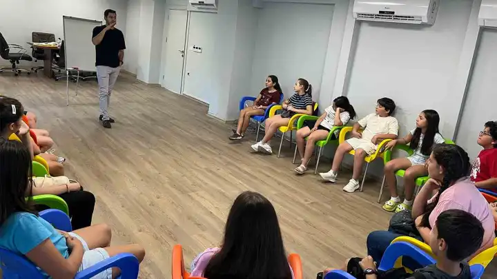 İzmir Çocuk Meclisi’nde ‘Akran Zorbalığı ile Mücadele’ eğitimi