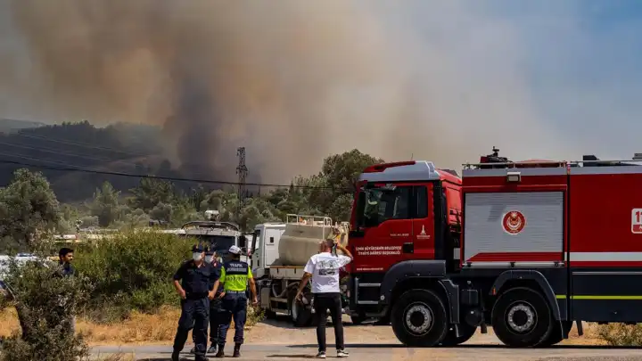 İzmir’ haber: Bornova ve Urla'daki yangınlar büyük ölçüde kontrol altında