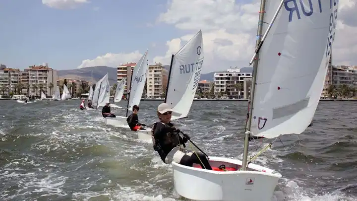 Karşıyaka’da yelken isyanı  