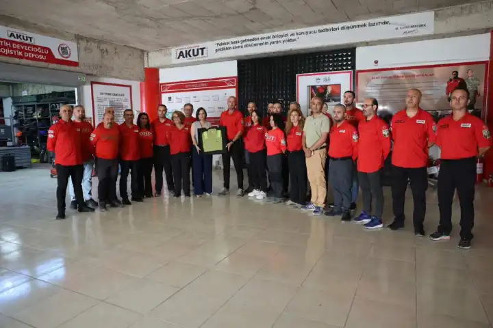 Başkan Kınay’dan AKUT İzmir ekibine taziye ziyareti