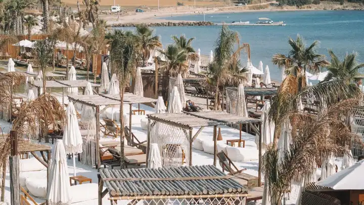 Çeşme'de hangi beach’e gidilir? 2025 Çeşme beach giriş ücretleri ne kadar? Çeşme'de beach fiyatları