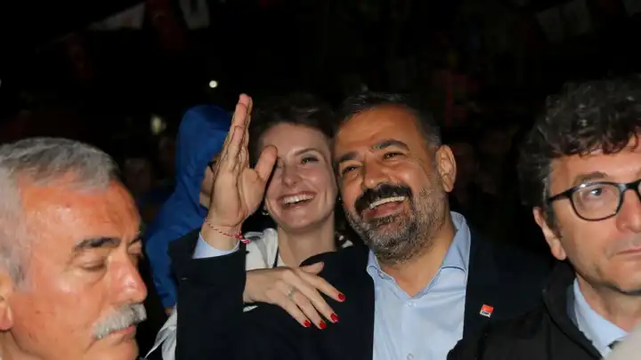 CHP'li Şenol Aslanoğlu: Ne Güzeldir Senle Direnmek