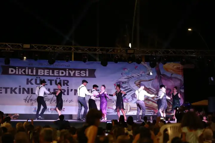 Dikili’de kültür etkinlikleri dansla coşkulu başladı