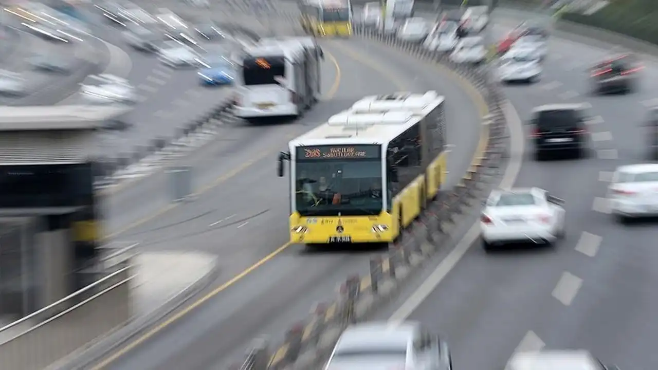 İBB’nin 30 yaş üstü öğrenci ulaşım kısıtlamasına yargı freni