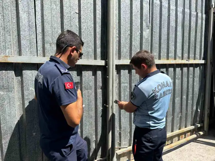 Konak’ta kaçak hurdacılara neşter