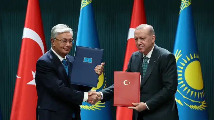 Türkiye-Kazakistan arasında 20 anlaşma imzalandı