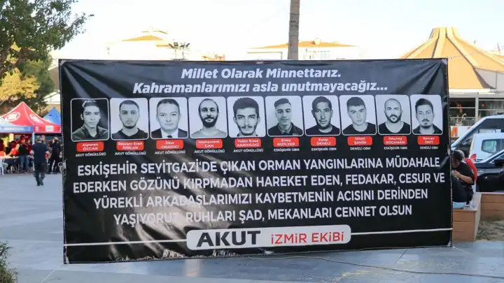Eskişehir'deki yangında yaşamını yitireler İzmir'de anıldı