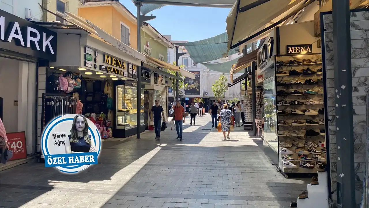 Kemeraltı’nda satışlar kavurucu sıcaklarda eridi