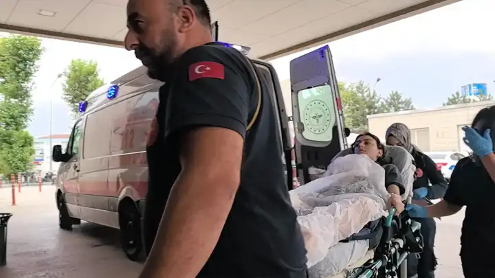 Bursa'da market çalışanı kaynar su ile yaralandı