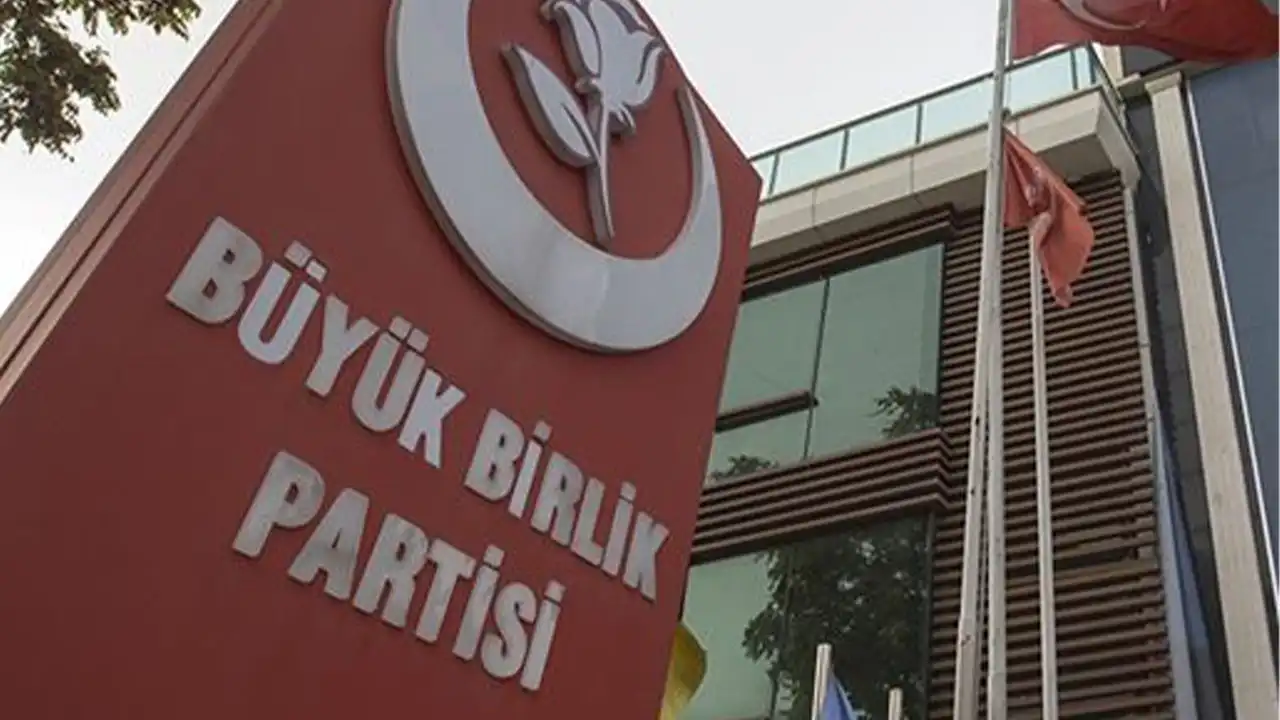 Büyük Birlik Partisi’nde görevden alma