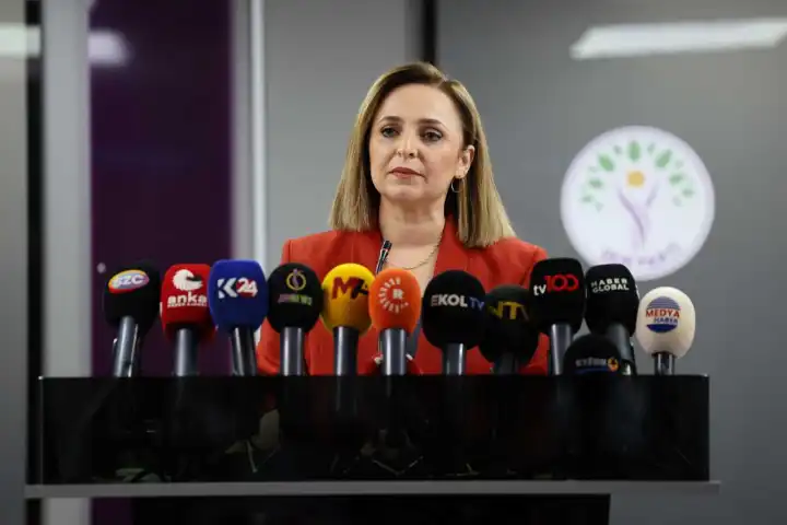 DEM Parti Sözcüsü Ayşegül Doğan: Masada yer almak, Cumhuriyet’in ikinci yüzyılında yer almak demektir