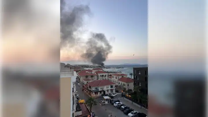 İzmir haber: Çeşme’de balıkçı barınağında tekne yangını