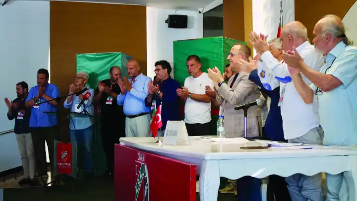 Karşıyaka’da kongre krizi derinleşiyor